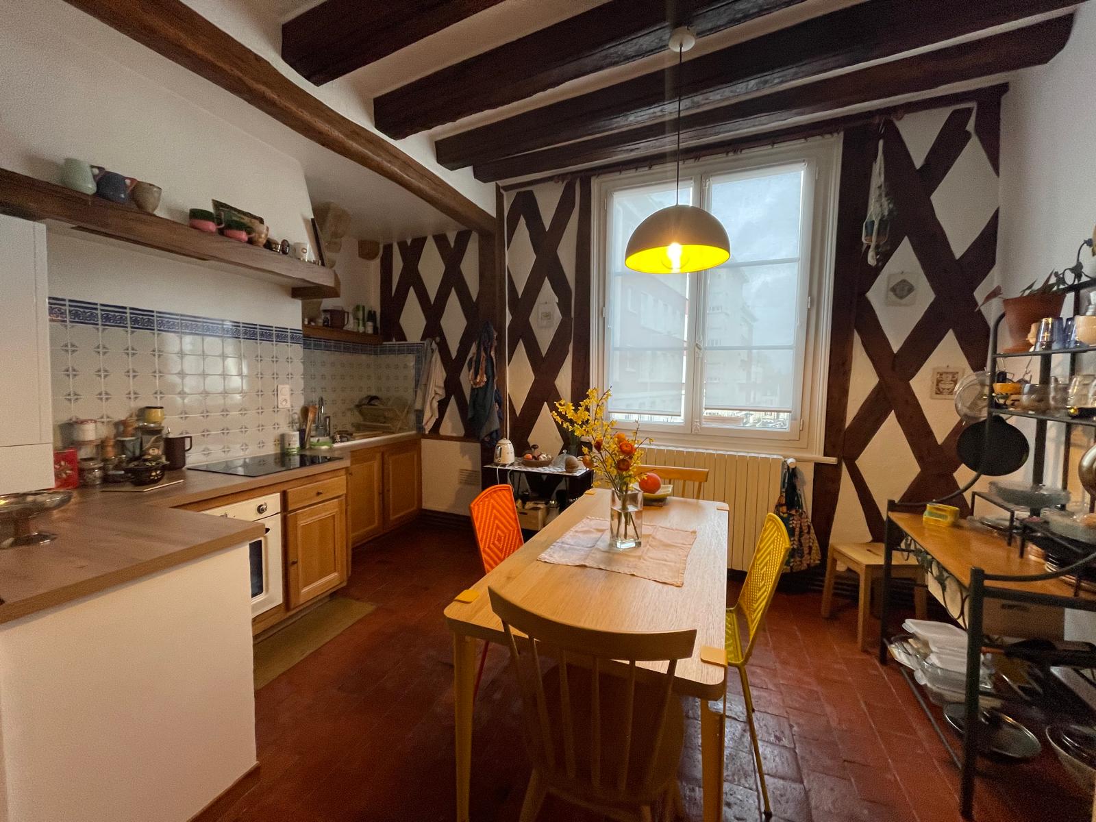 Bourges Centre – Bel appartement rénové offrant 91.90m² Loi Carrez