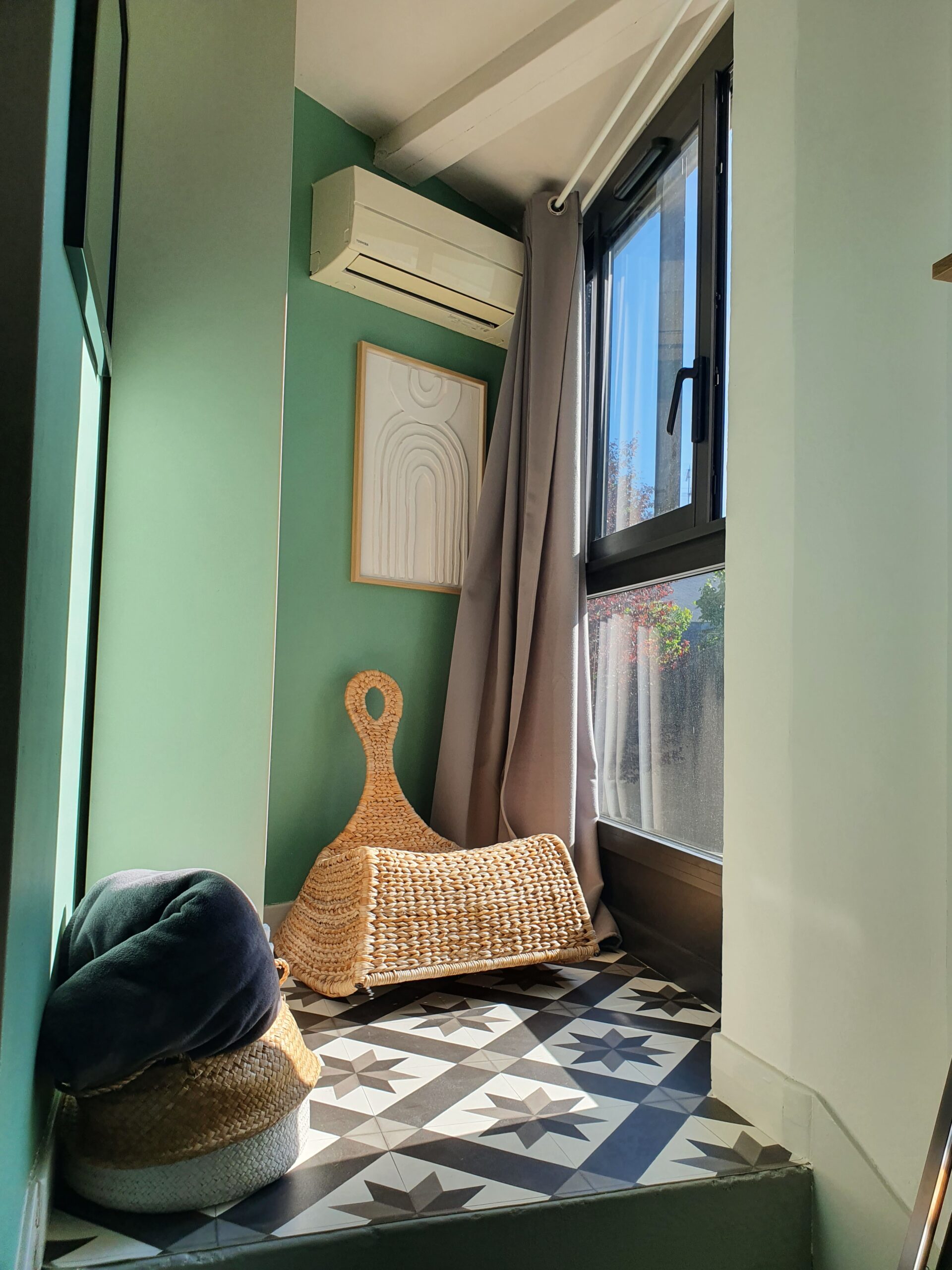 Proche Cathédrale – Maison de ville atypique offrant 141.68m² Carrez avec jardin