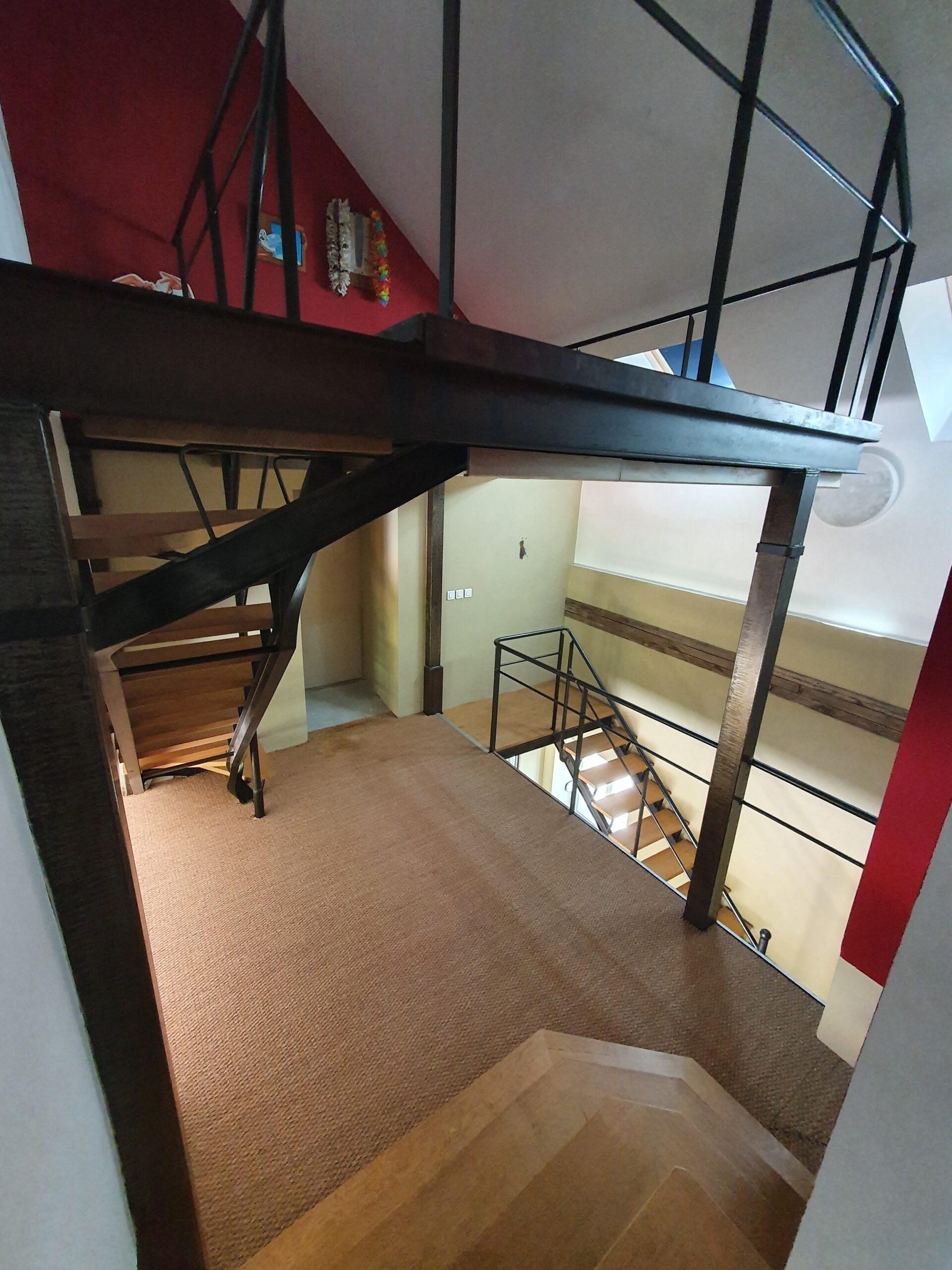 Proche Bourges – Maison rénovée offrant 157m² avec beau jardin et dépendances