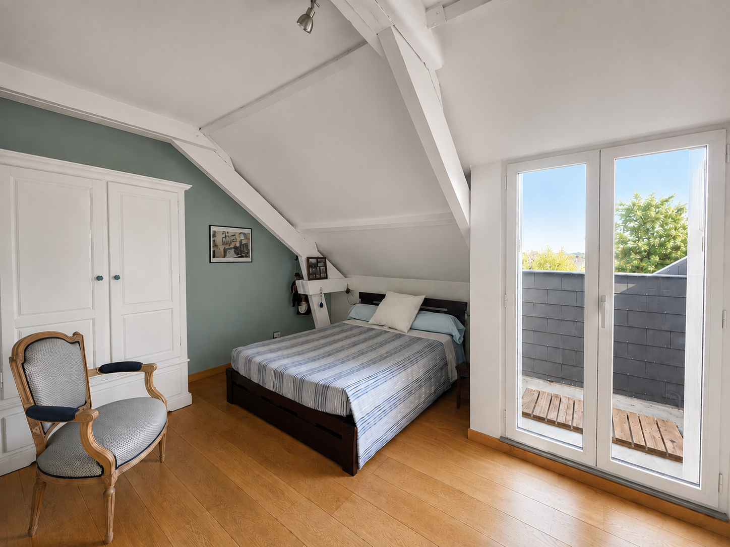 Jolie maison de famille contemporaine avec piscine et garage – Secteur Baffier