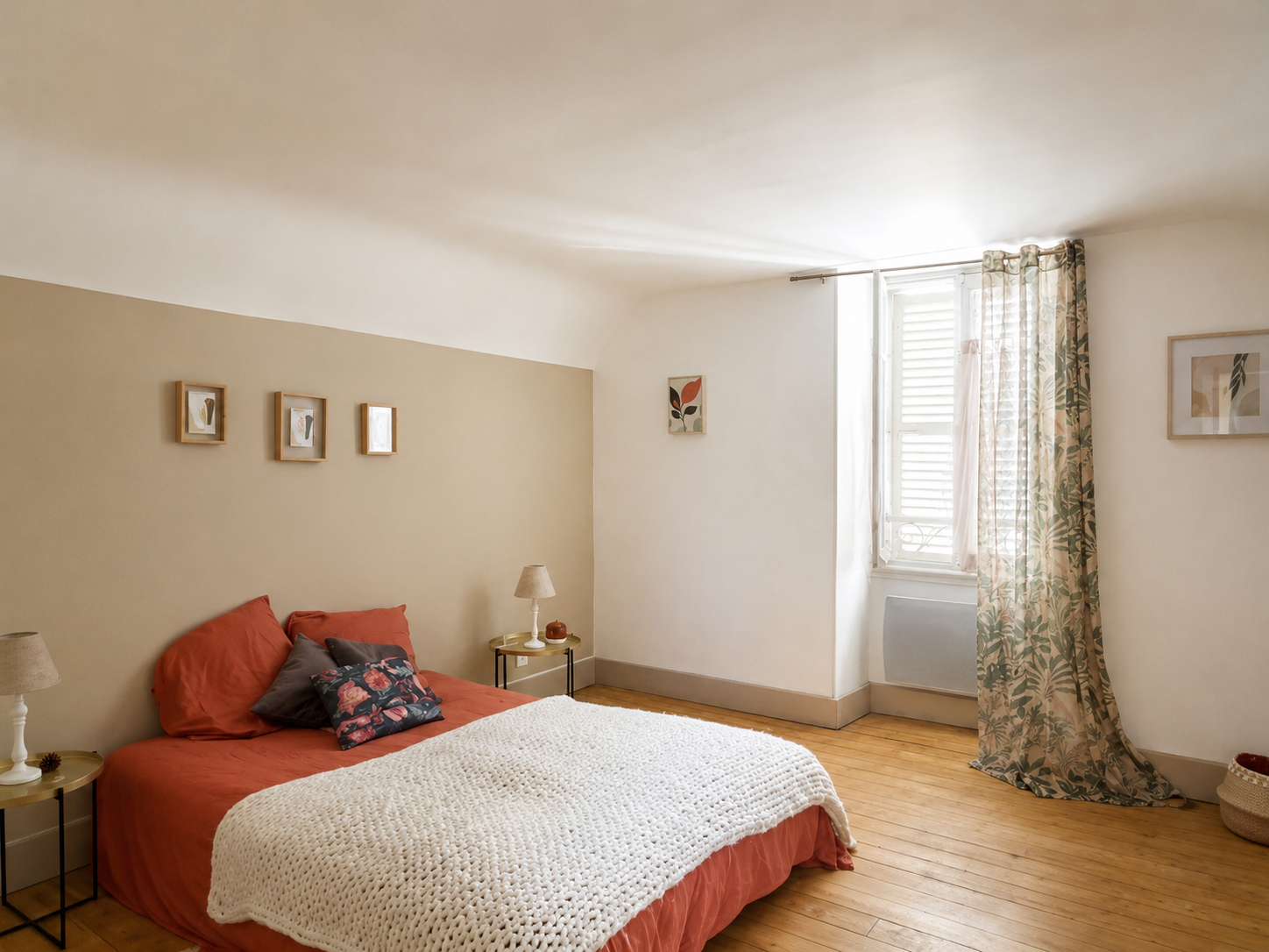 Proche Bourges – Belle maison de Famille rénovée offrant 430m² habitables avec dépendances