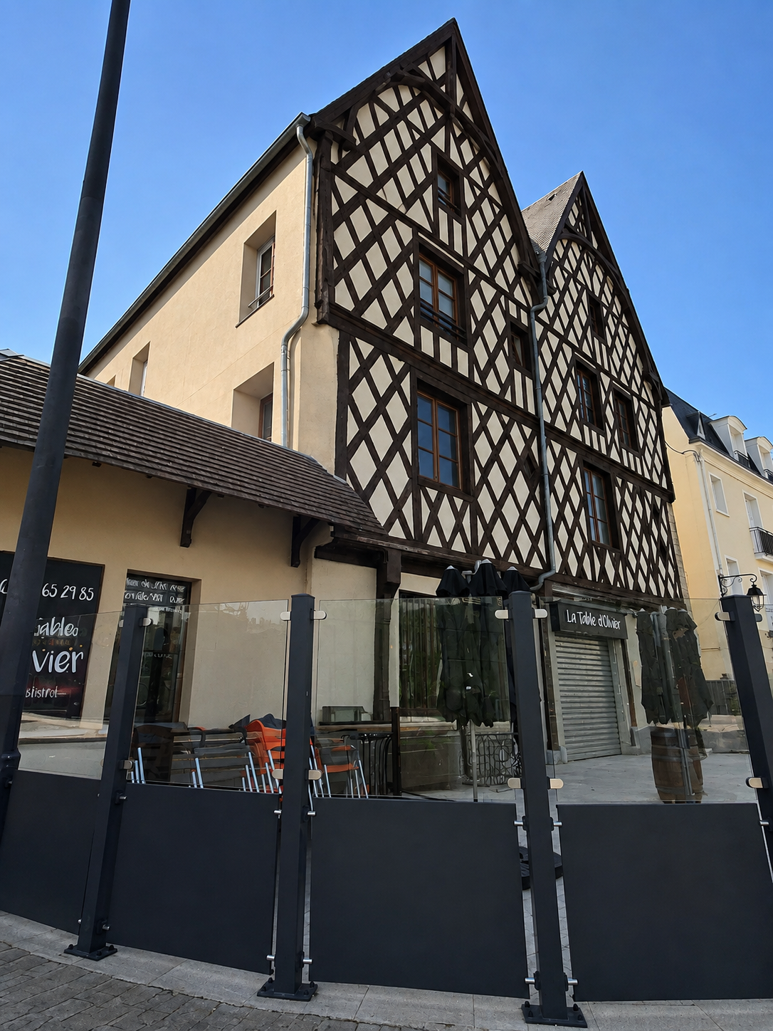 Fonds de commerce de restauration en plein Centre ville de Bourges avec terrasse