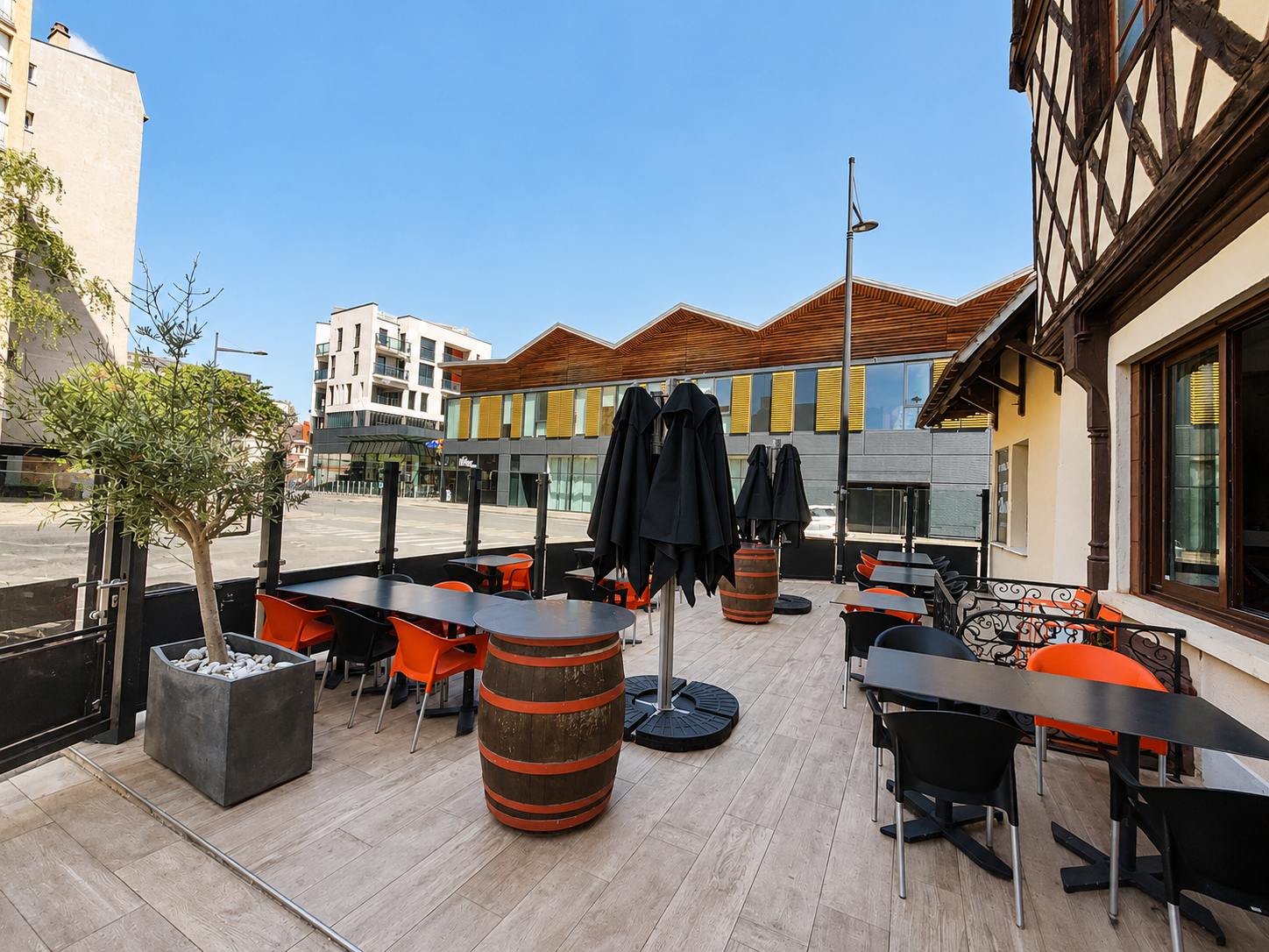 Fonds de commerce de restauration en plein Centre ville de Bourges avec terrasse