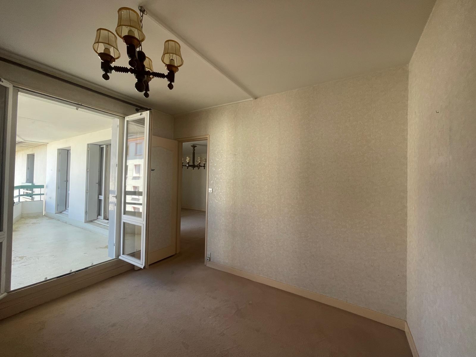Quartier Auron – Appartement familial de type 5 avec terrasse situé dans une résidence sécurisée avec ascenseur