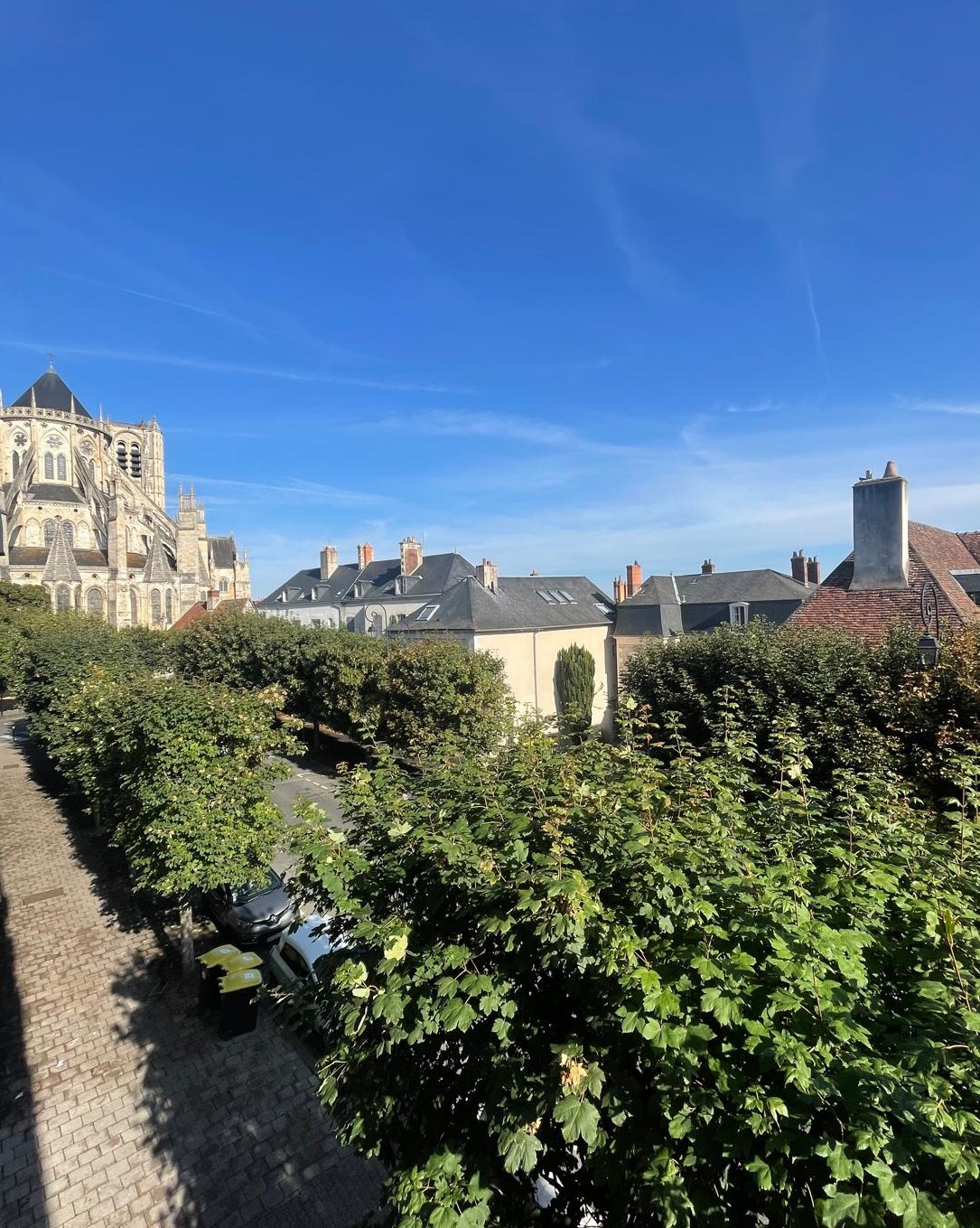 Bourges vue Cathédrale – Bel appartement T5 offrant 103.93m² Carrez