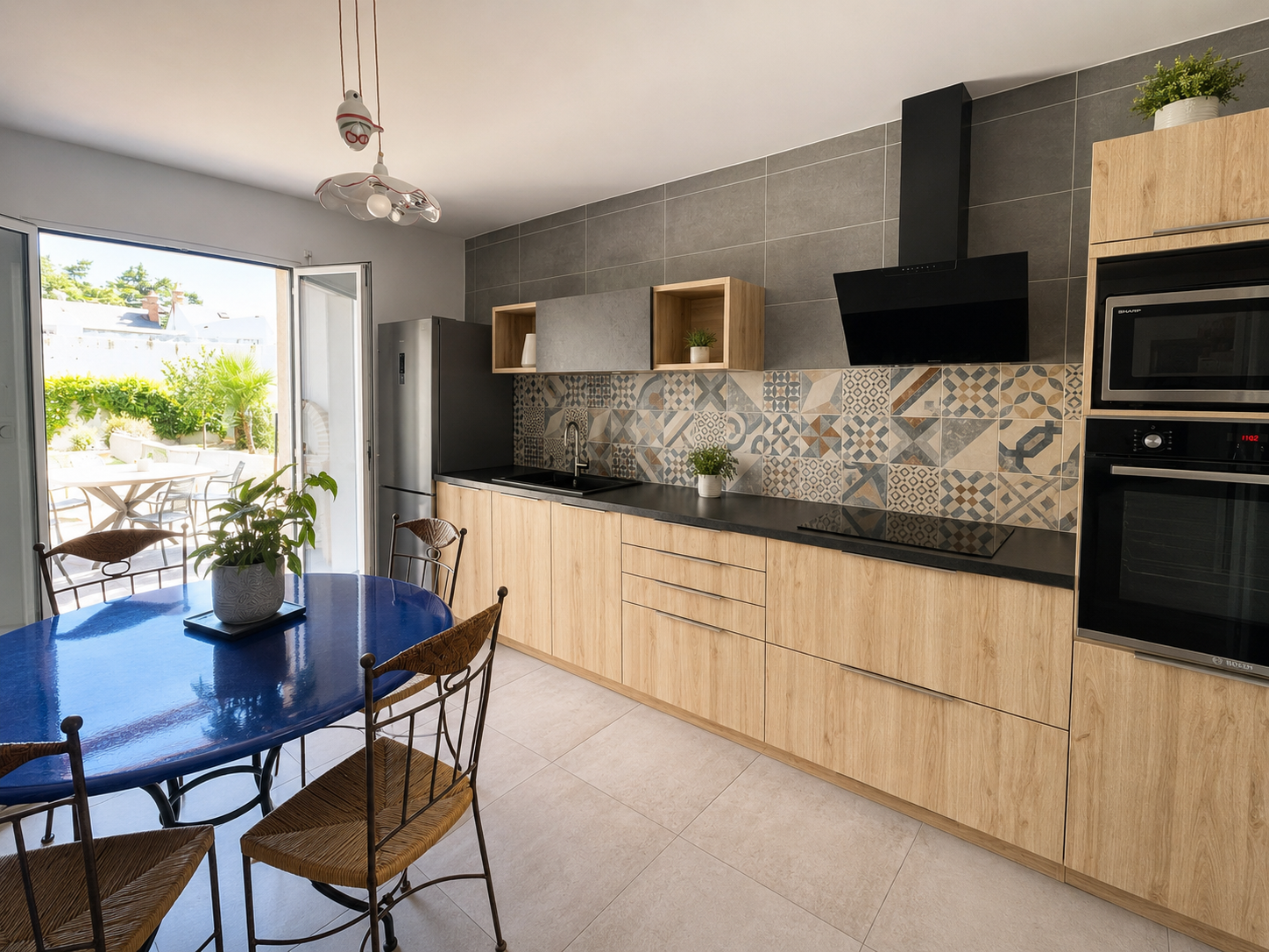 Jolie maison de famille contemporaine avec piscine et garage – Secteur Baffier