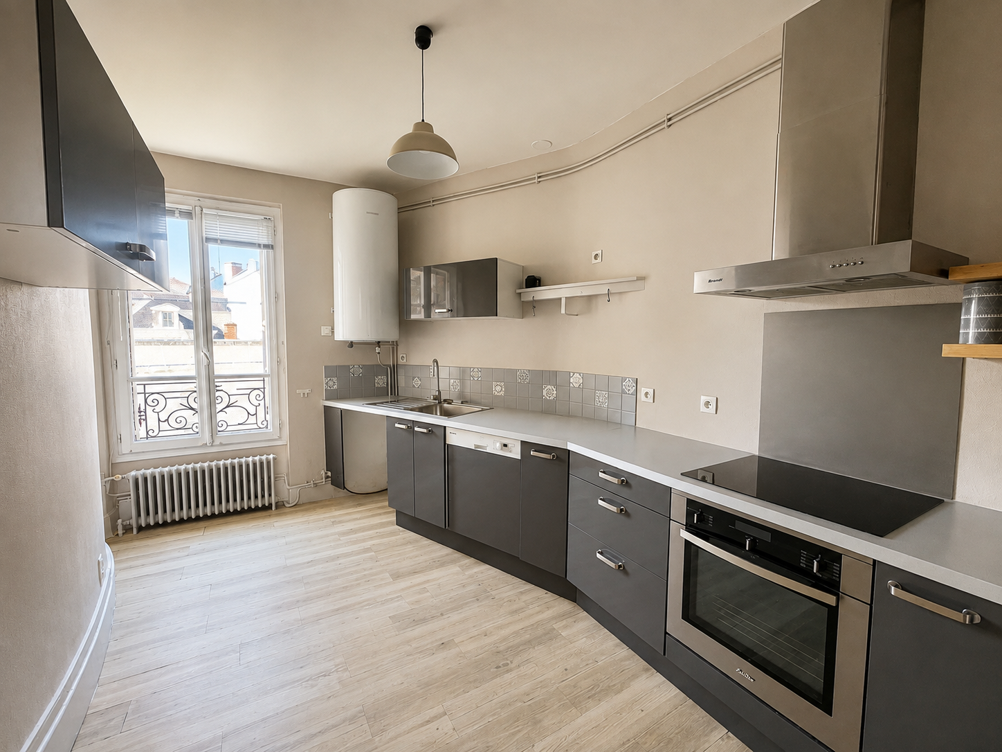 Bourges vue Cathédrale – Bel appartement T5 offrant 103.93m² Carrez