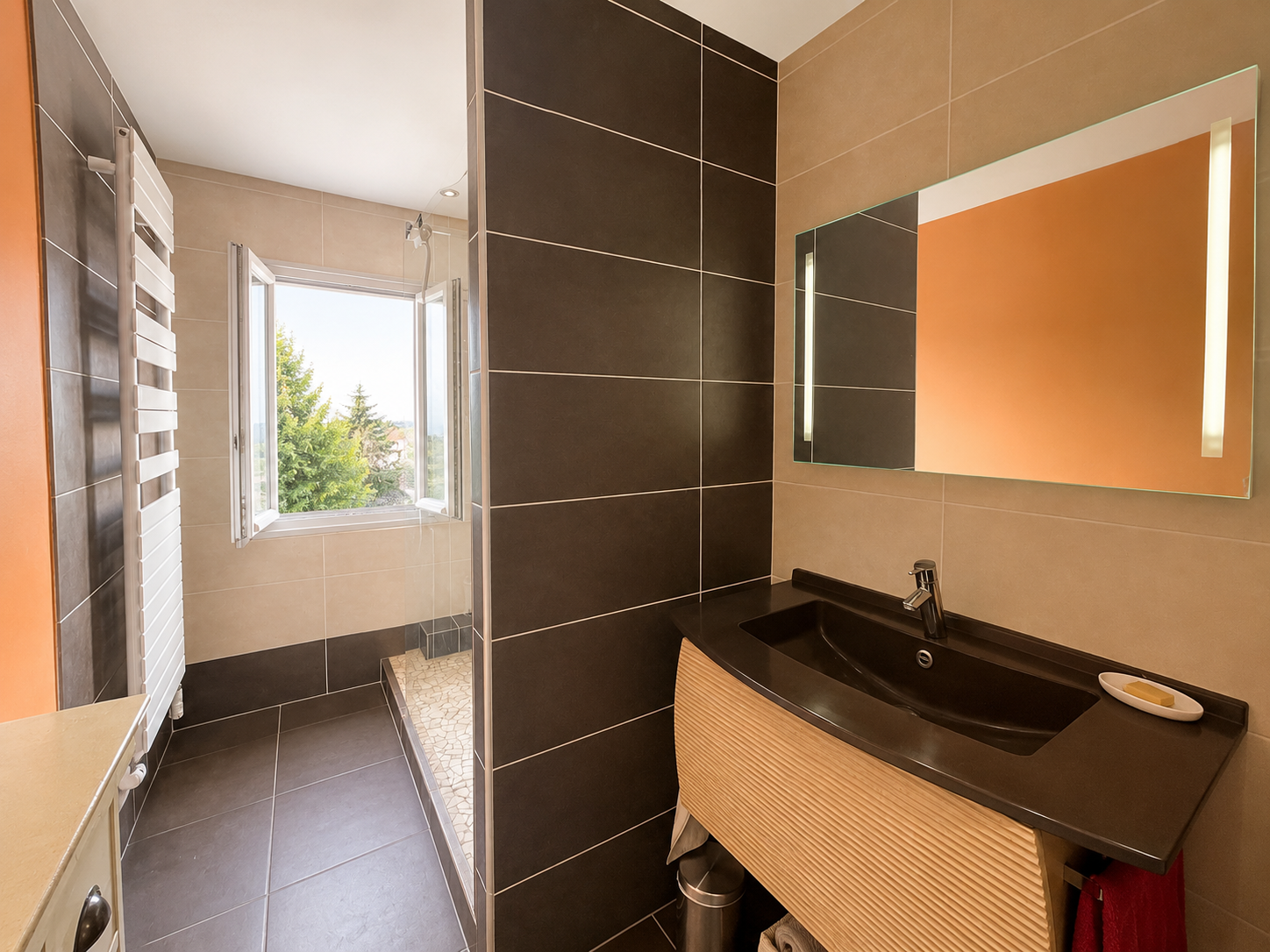 Jolie maison de famille contemporaine avec piscine et garage – Secteur Baffier