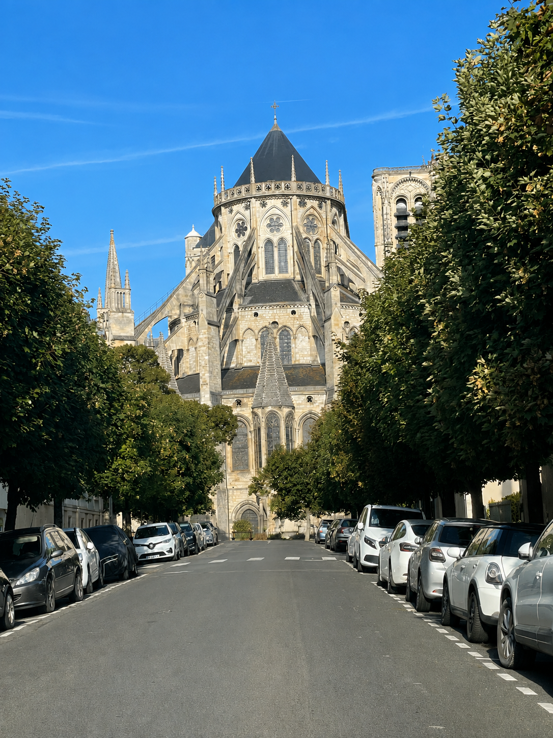 Bourges vue Cathédrale – Bel appartement T5 offrant 103.93m² Carrez
