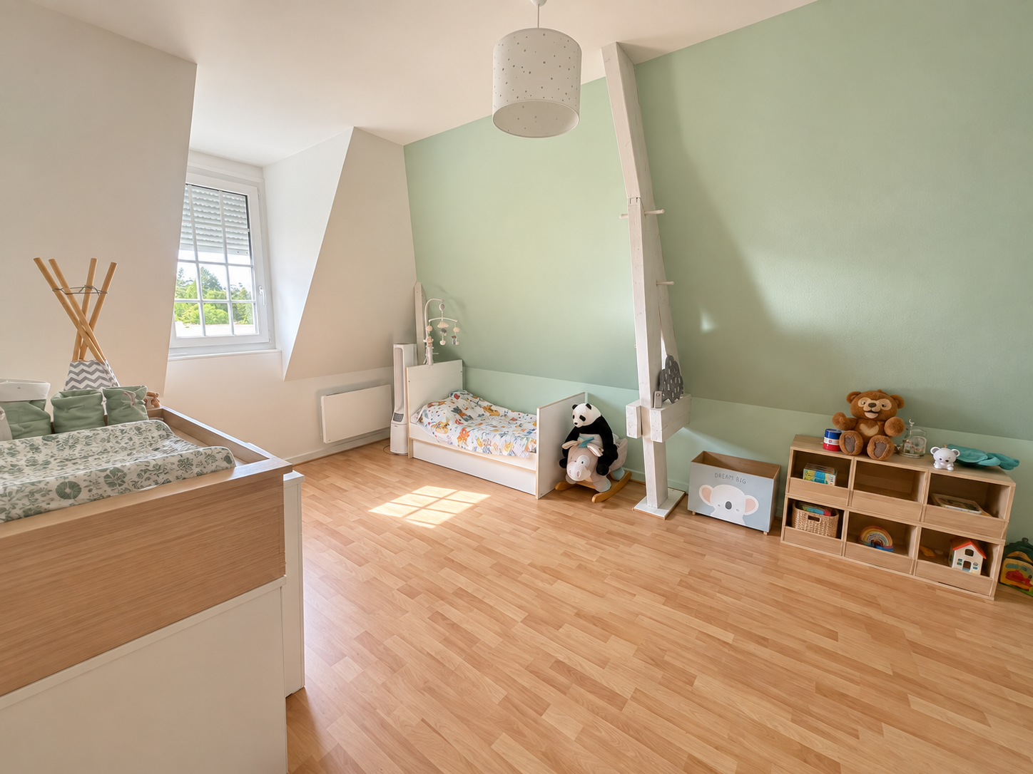 Proche Bourges – Maison de famille offrant 210m² avec piscine