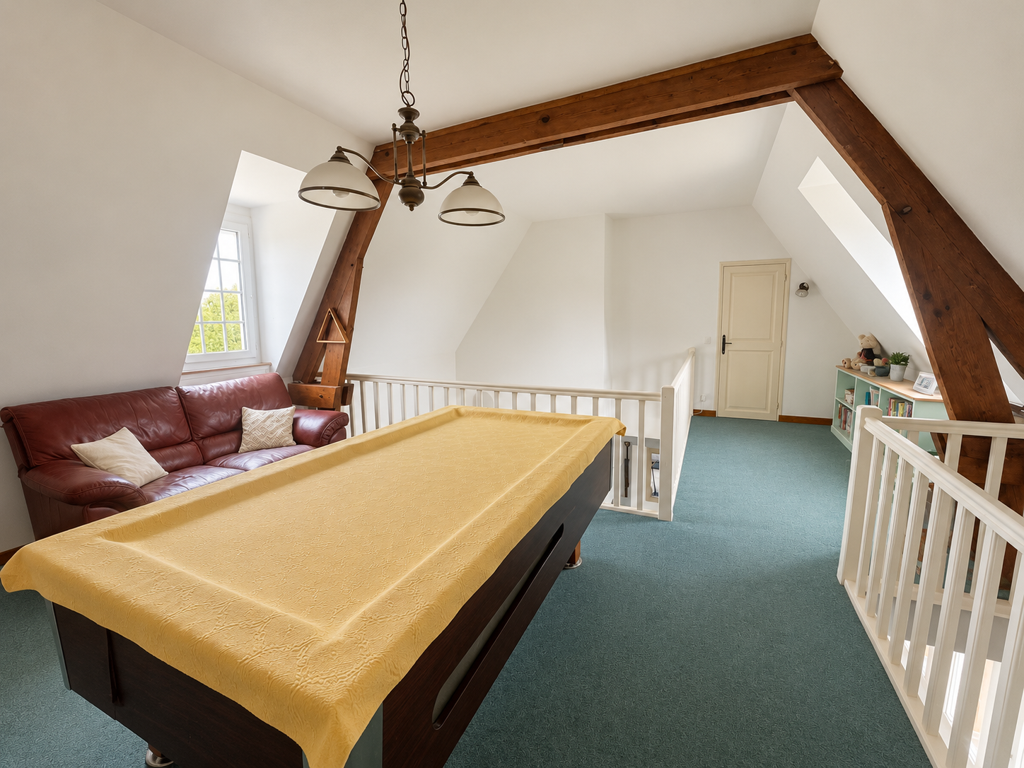 Proche Bourges – Maison de famille offrant 210m² avec piscine