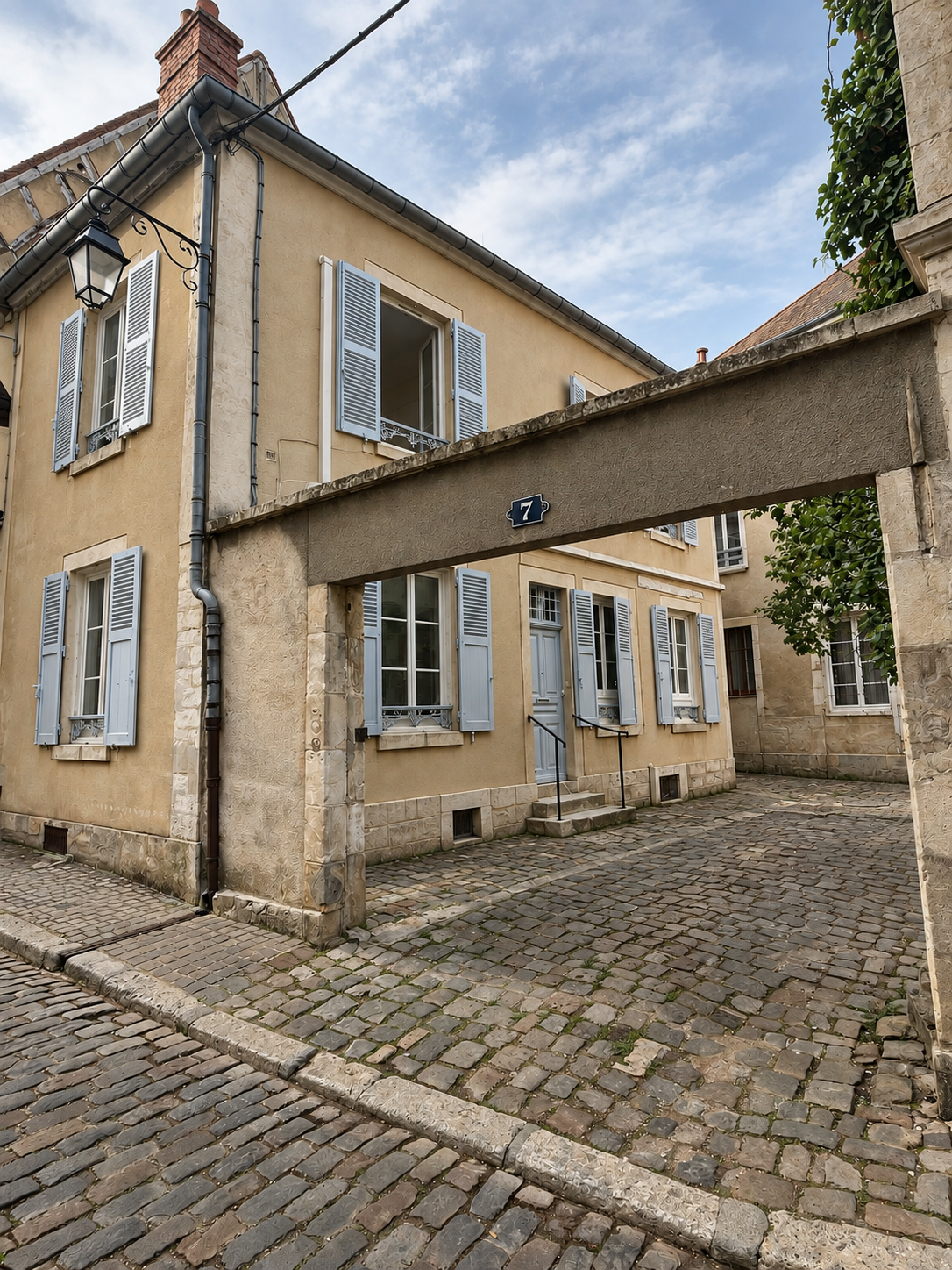 Bourges Centre – Maison de ville rénovée offrant 83m² habitables
