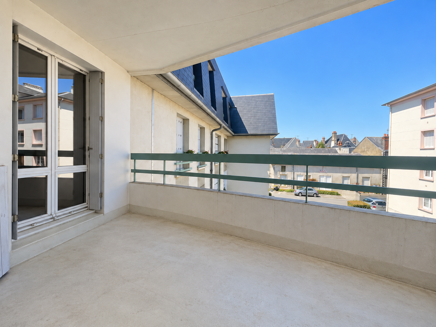 Quartier Auron – Appartement familial de type 5 avec terrasse situé dans une résidence sécurisée avec ascenseur